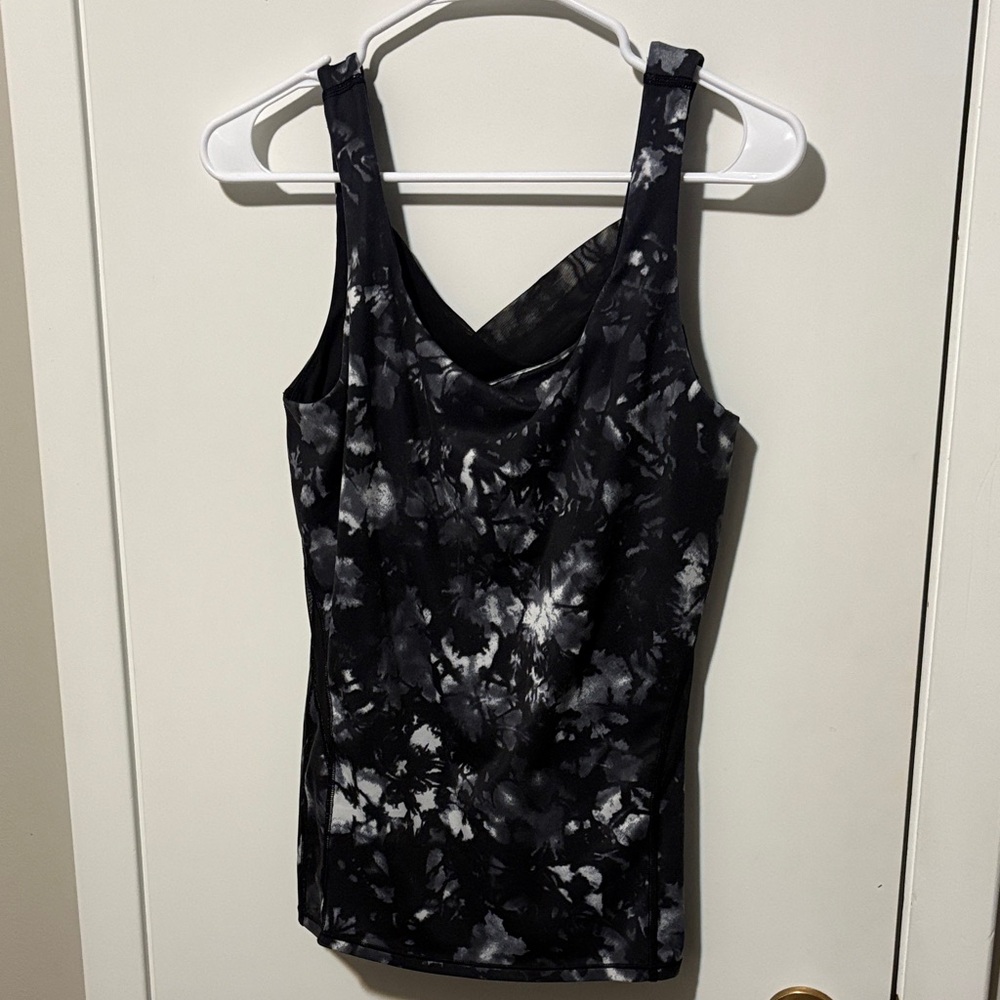 Lulumelon Stylish Black and White Women's Top